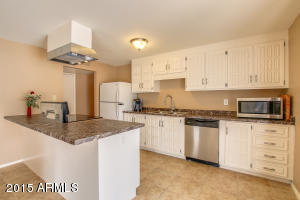 2025 N 70th Dr, Phoenix, AZ 85035 photo 11