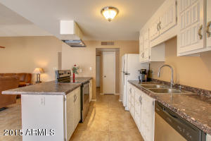 2025 N 70th Dr, Phoenix, AZ 85035 photo 13