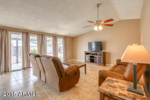 2025 N 70th Dr, Phoenix, AZ 85035 photo 7