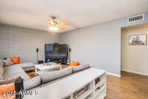2340 E Manhatton Dr, Tempe, AZ 85282 photo 4