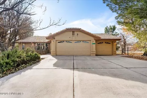 10757 E Willow Dr, Cornville, AZ 86325