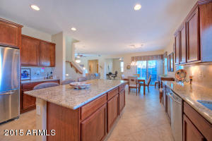 3932 E Cat Balue Dr, Phoenix, AZ 85050 photo 8