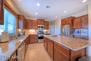 3932 E Cat Balue Dr, Phoenix, AZ 85050 photo 7