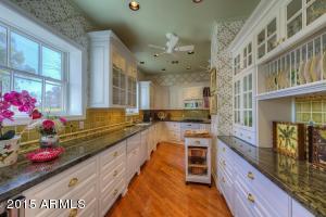 2911 N Manor Dr E, Phoenix, AZ 85014 photo 9