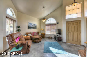 326 E Stonebridge Dr, Gilbert, AZ 85234 photo 4