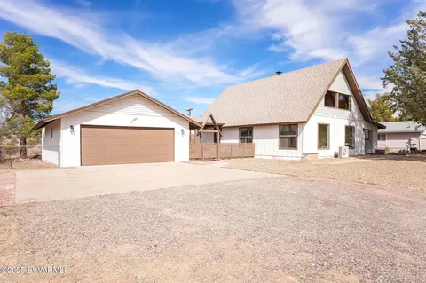 4740 E Cochise Dr, Rimrock, AZ 86335