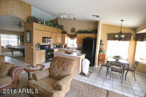 2317 E Smoke Tree Rd, Gilbert, AZ 85296 photo 5
