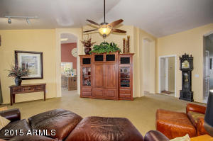 907 S Dolphin Dr, Gilbert, AZ 85233 photo 8