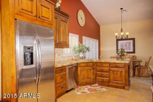907 S Dolphin Dr, Gilbert, AZ 85233 photo 3