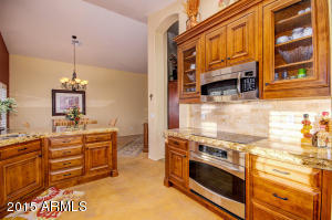 907 S Dolphin Dr, Gilbert, AZ 85233 photo 4