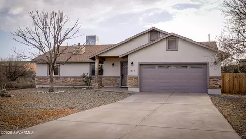 5625 N Laura Ln, Rimrock, AZ 86335