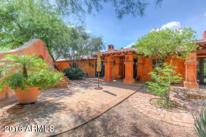 4670 E Sunset Dr, Phoenix, AZ 85028 photo 1