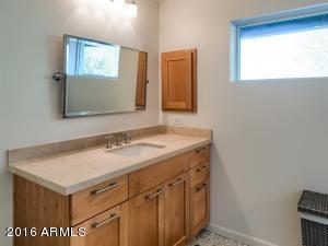 4905 E White Gates Dr, Phoenix, AZ 85018 photo 16
