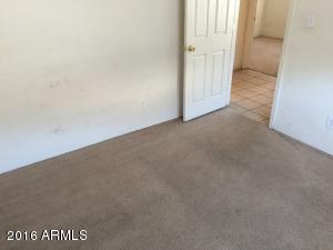 1718 E Pleasant Ln, Phoenix, AZ 85042 photo 8