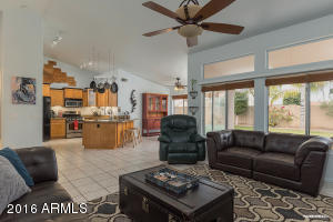 304 E Liberty Ln, Gilbert, AZ 85296 photo 9