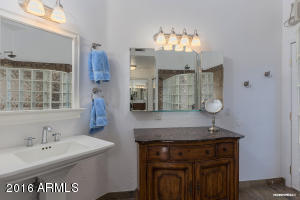 304 E Liberty Ln, Gilbert, AZ 85296 photo 13
