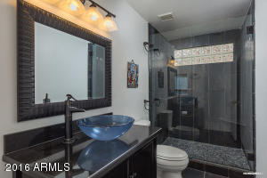 304 E Liberty Ln, Gilbert, AZ 85296 photo 17