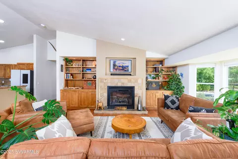 10320 E Creekside Dr, Cornville, AZ 86325