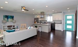 731 E Claremont St, Phoenix, AZ 85014 photo 4