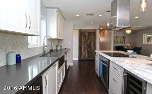 731 E Claremont St, Phoenix, AZ 85014 photo 8
