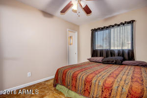 6918 W Wolf St, Phoenix, AZ 85033 photo 9