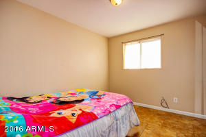 6918 W Wolf St, Phoenix, AZ 85033 photo 8