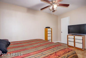 6918 W Wolf St, Phoenix, AZ 85033 photo 10