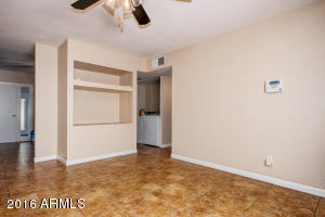 6918 W Wolf St, Phoenix, AZ 85033 photo 3