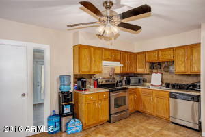 6918 W Wolf St, Phoenix, AZ 85033 photo 5