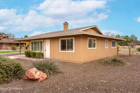 3775 E Lake Shore Dr, Rimrock, AZ 86335