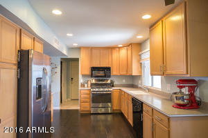 2251 E Ocotillo Rd, Phoenix, AZ 85016 photo 10