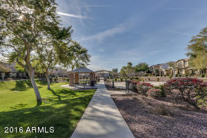 945 S Hawk Ln, Gilbert, AZ 85296 photo 41