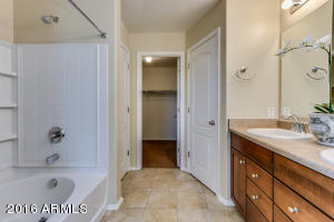 945 S Hawk Ln, Gilbert, AZ 85296 photo 23