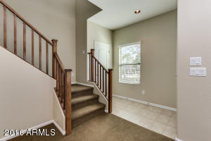 945 S Hawk Ln, Gilbert, AZ 85296 photo 4