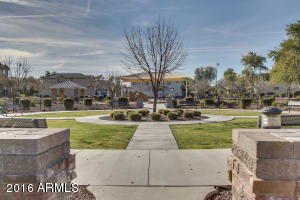 945 S Hawk Ln, Gilbert, AZ 85296 photo 40