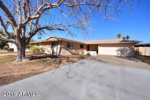 2832 E Paradise Dr, Phoenix, AZ 85028 photo 1