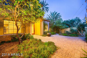34 E Cactus Wren Dr, Phoenix, AZ 85020 photo 2