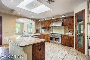 34 E Cactus Wren Dr, Phoenix, AZ 85020 photo 9