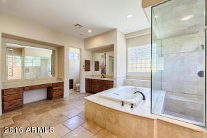 34 E Cactus Wren Dr, Phoenix, AZ 85020 photo 25