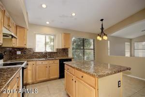 2205 E Catclaw St, Gilbert, AZ 85296 photo 9