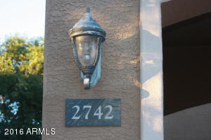 2742 E Hampton Ln, Gilbert, AZ 85295 photo 3