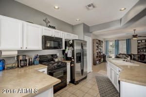 9357 W Milkweed Loop, Phoenix, AZ 85037 photo 5