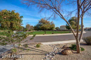9357 W Milkweed Loop, Phoenix, AZ 85037 photo 3