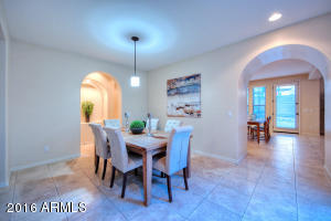 3984 E Hummingbird Ln, Phoenix, AZ 85050 photo 5