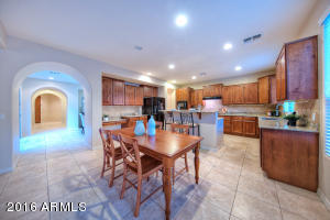 3984 E Hummingbird Ln, Phoenix, AZ 85050 photo 9