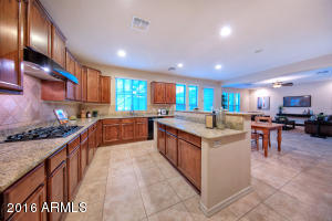 3984 E Hummingbird Ln, Phoenix, AZ 85050 photo 12