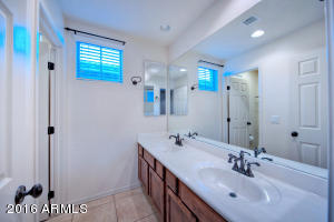 3984 E Hummingbird Ln, Phoenix, AZ 85050 photo 21