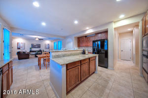 3984 E Hummingbird Ln, Phoenix, AZ 85050 photo 13