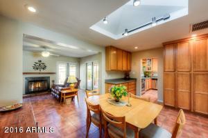 1014 E Denton Ln, Phoenix, AZ 85014 photo 4