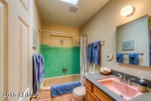 1014 E Denton Ln, Phoenix, AZ 85014 photo 12